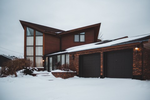 erik-mclean-JWaEsPJBvGY-unsplash